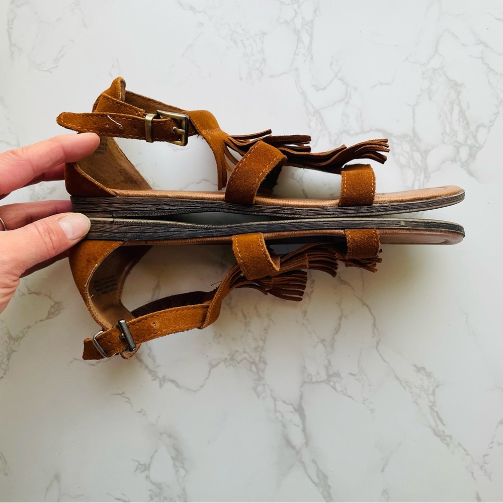 Minnetonka Brown Baz Suede Fringe Boho Festival Strap Ankle Sandals | Size 7 - Picture 7 of 7